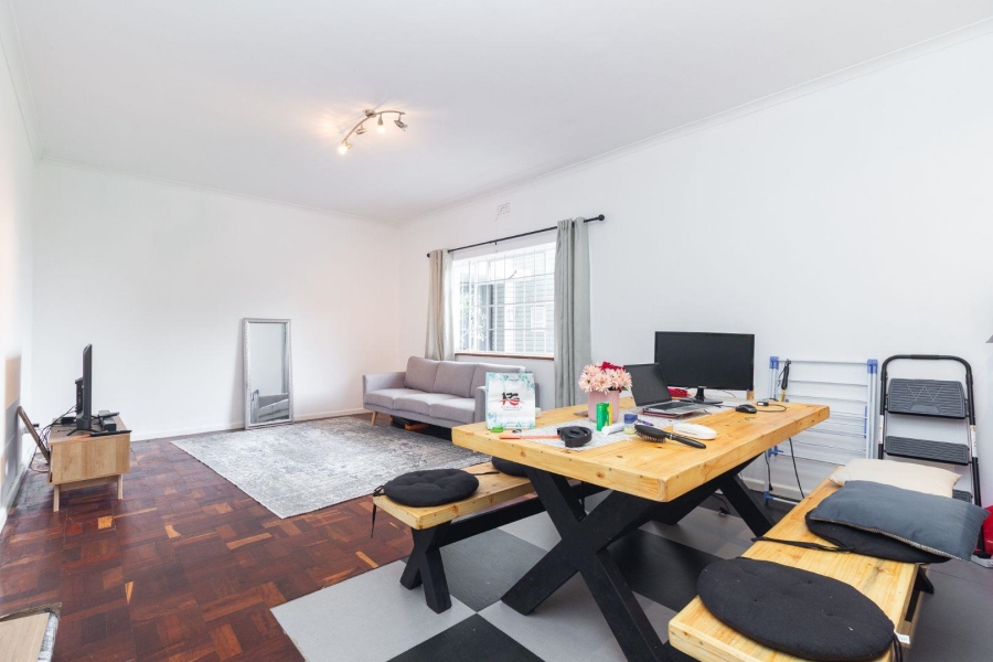 2 Bedroom Property for Sale in Vredehoek Western Cape